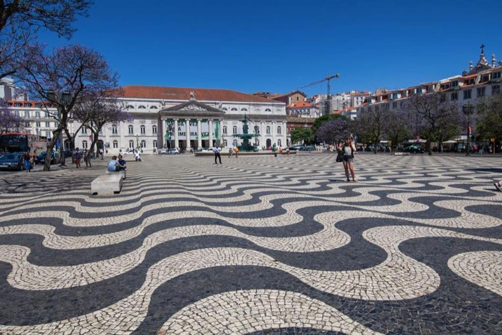 Magnificent Historical City Centre Apart With Terrace Lisbon Bagian luar foto