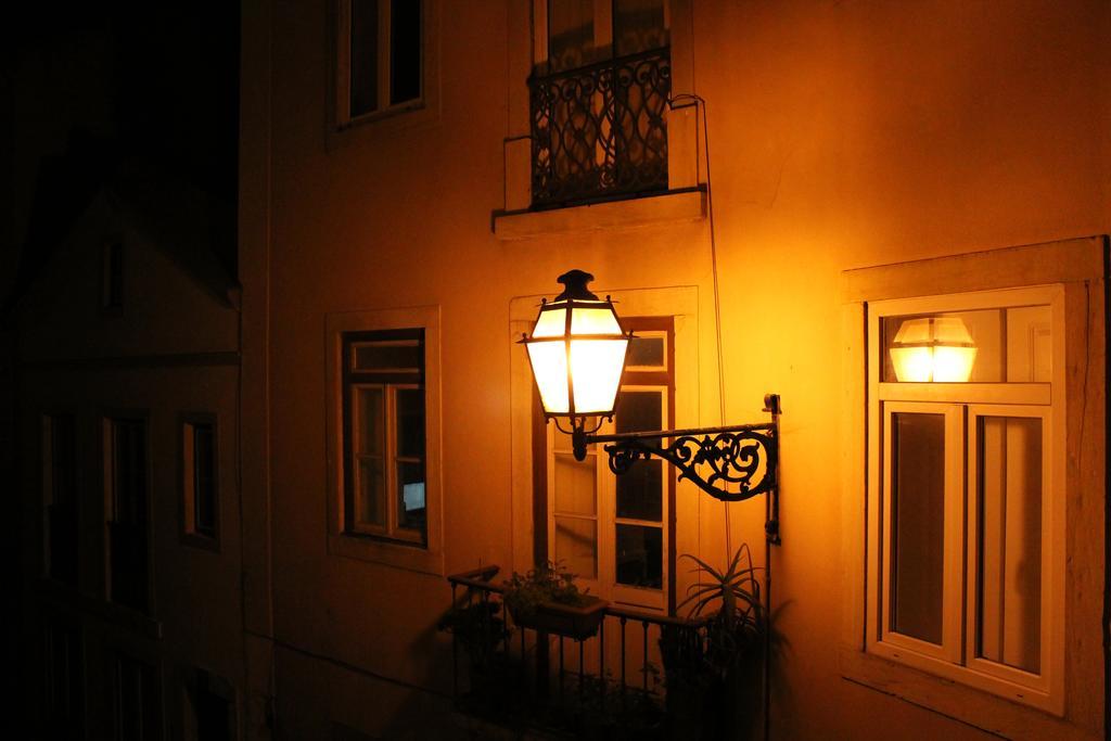 Magnificent Historical City Centre Apart With Terrace Lisbon Bagian luar foto