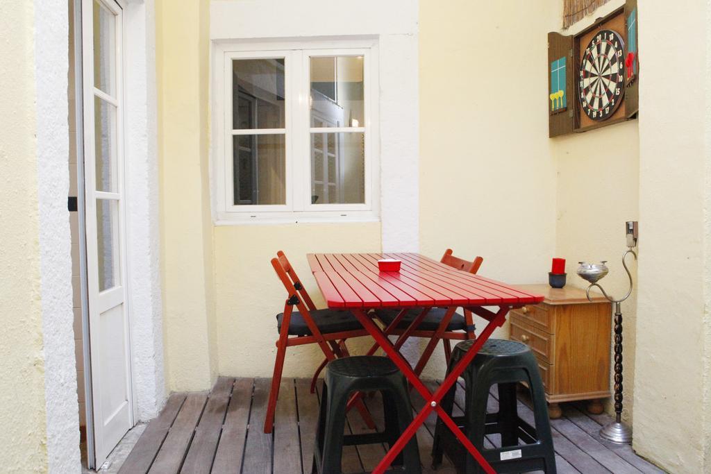 Magnificent Historical City Centre Apart With Terrace Lisbon Bagian luar foto